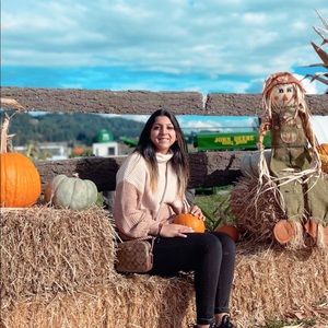 Meet your Posher, Carolina